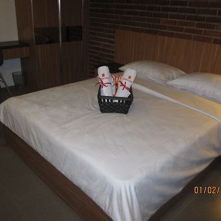 Maxley Hotel At Arjuna Jakarta Eksteriør bilde